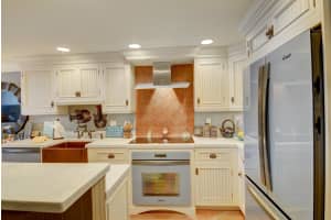 886 Jeffery St, Boca Raton, FL 33487, Sold 04/03/18