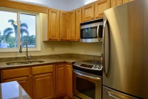 4 Westwood Ave, Jupiter, FL 33469, Sold 02/23/18