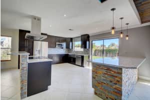2412 SW 23rd Cranbrook Dr, Boynton Beach, FL 33436, Sold 03/30/18