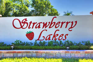 5700 Strawberry Lakes Cir, Lake Worth, FL 33463, Sold 02/23/18