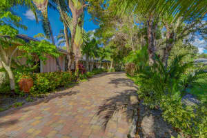 8515 Thousand Pines Cir, West Palm Beach, FL 33411, Sold 04/12/18