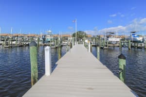 1600 NE Dixie Hwy, Jensen Beach, FL 34957, Sold 04/27/18