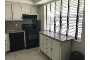 10 SE 13th St APT B4, Boca Raton, FL 33432, Sold 03/12/18