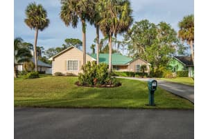 635 39th Ct SW, Vero Beach, FL 32968, Sold 02/23/18