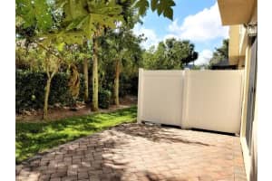 4722 S Prive Cir, Delray Beach, FL 33445, Sold 03/29/18