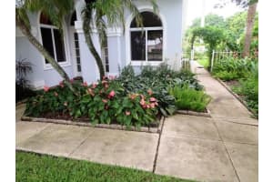 2339 Cypress Tree Cir, West Palm Beach, FL 33409, Sold 08/20/18