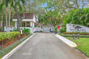 11325 12 Oaks Way, North Palm Beach, FL 33408, Sold 02/28/18