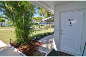 7204 W Oakridge Cir, Lake Worth, FL 33462, Sold 08/30/18