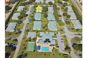 7204 W Oakridge Cir, Lake Worth, FL 33462, Sold 08/30/18