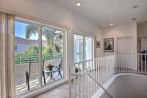 552 7th Square SW, Vero Beach, FL 32962, Sold 04/12/18