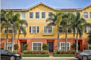 295 NE 5th Ave, Delray Beach, FL 33483, Sold 03/23/18