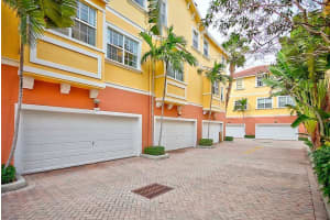 295 NE 5th Ave, Delray Beach, FL 33483, Sold 03/23/18