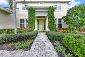 545 SW Yacht Basin Way, Stuart, FL 34997, Sold 04/05/18