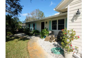 546 10th Ct, Vero Beach, FL 32962, Sold 02/28/18