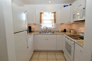 2600 SE Ocean Blvd APT P1, Stuart, FL 34996, Sold 05/18/18