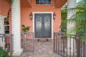 380 SW 17th St, Boca Raton, FL 33432, Sold 05/01/18