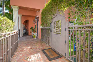 380 SW 17th St, Boca Raton, FL 33432, Sold 05/01/18