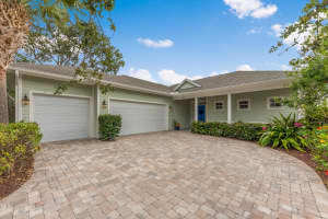 208 Oak Hammock Cir SW, Vero Beach, FL 32962, Sold 08/31/18