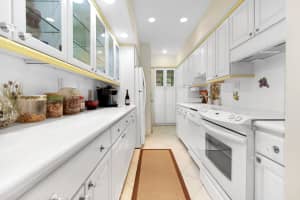 400 S Ocean Blvd, Palm Beach, FL 33480, Sold 02/15/21