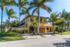 100 Neptune Dr, Hypoluxo, FL 33462, Sold 08/27/18