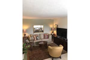 10 SE 13th St APT B2, Boca Raton, FL 33432, Sold 04/16/18