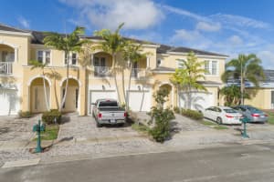 6121 NW Kendra Ln, Port St. Lucie, FL 34983, Sold 06/15/18