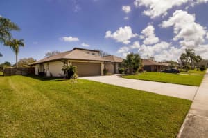 2298 Woodlawn Cir, Melbourne, FL 32934, Sold 03/22/18
