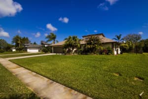 2298 Woodlawn Cir, Melbourne, FL 32934, Sold 03/22/18