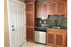 4500 N Flagler Dr APT C14, West Palm Beach, FL 33407, Sold 05/11/18