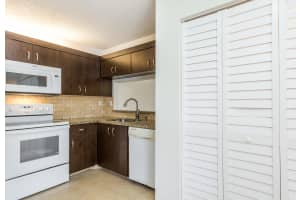 20300 NE 3rd Ct, Miami, FL 33179, Sold 11/08/18