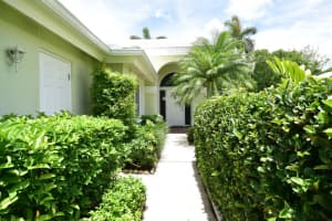 2367 Oak Tree Ln, West Palm Beach, FL 33409, Sold 05/30/18