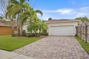 800 Fieldstone Way, West Palm Beach, FL 33413, Sold 04/18/18