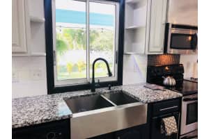1345 45th Ave, Vero Beach, FL 32966, Sold 04/30/18