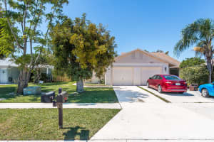 7929 Aztec Ct, Lake Worth, FL 33463, Sold 04/20/18