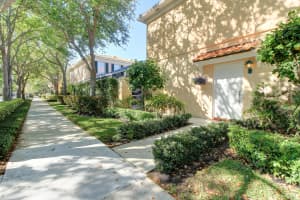 4 Live Oak Cir, Jupiter, FL 33469, Sold 04/09/18