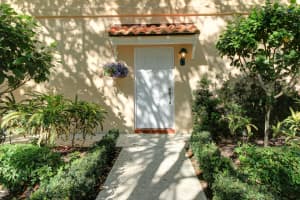 4 Live Oak Cir, Jupiter, FL 33469, Sold 04/09/18