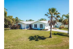 2803 NE Yorkshire Ln, Jensen Beach, FL 34957, Sold 07/09/18