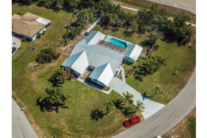 2803 NE Yorkshire Ln, Jensen Beach, FL 34957, Sold 07/09/18