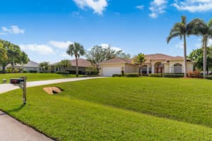 1817 Hazelwood Dr, Fort Pierce, FL 34982, Sold 06/08/18