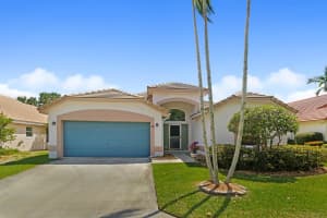 12 Lawrence Lake Dr, Boynton Beach, FL 33436, Sold 08/31/18