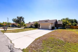 112 SE Ontario Way, Stuart, FL 34997, Sold 05/30/18