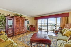 29 Yacht Club Dr, North Palm Beach, FL 33408, Sold 05/15/18