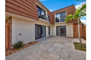 3900 County Line Rd #6d, Tequesta, FL 33469, Sold 05/03/18