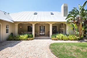 2095 S Porpoise Point Ln, Vero Beach, FL 32963, Sold 07/31/18