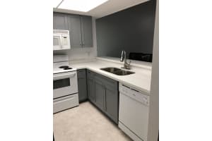 39650 US-19, Tarpon Springs, FL 34689, Sold 05/15/18