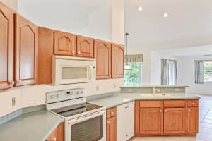 3820 9th Pl, Vero Beach, FL 32960, Sold 05/31/18