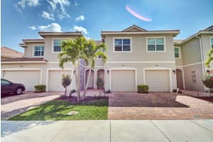 574 SW Glen Crest Way, Stuart, FL 34997, Sold 05/31/18