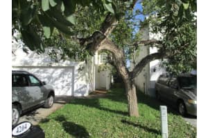 4204 Pine Hollow Cir, Greenacres, FL 33463, Sold 10/01/18