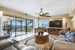 1618 12 Oaks Way, North Palm Beach, FL 33408, Sold 08/28/18