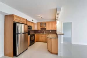 704 SE 2nd Ave, Deerfield Beach, FL 33441, Sold 07/02/18